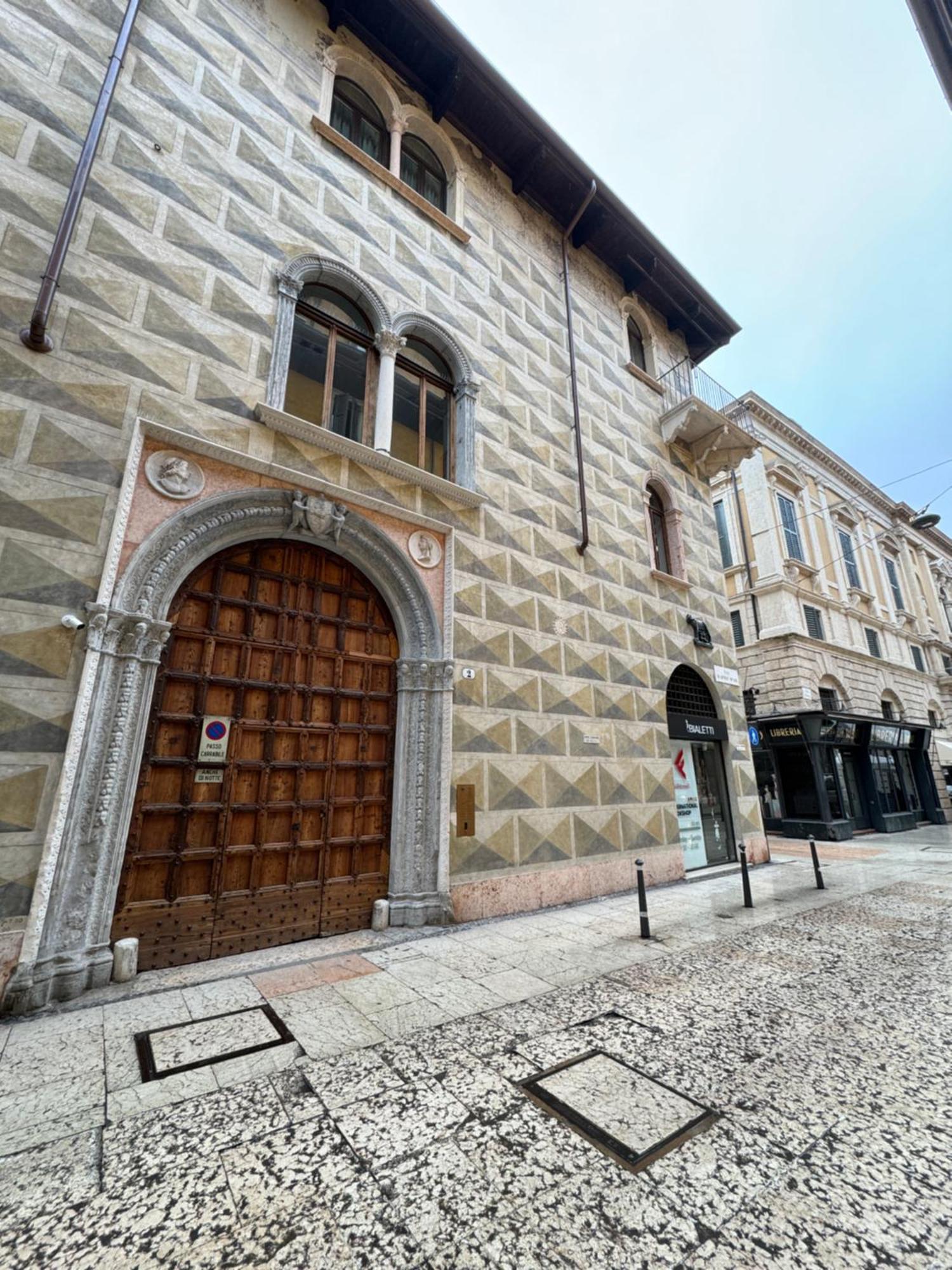 Palazzo Confalonieri Da Lisca فيرونا المظهر الخارجي الصورة